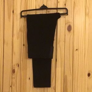 Beautiful black pants with strap to to shape your weight